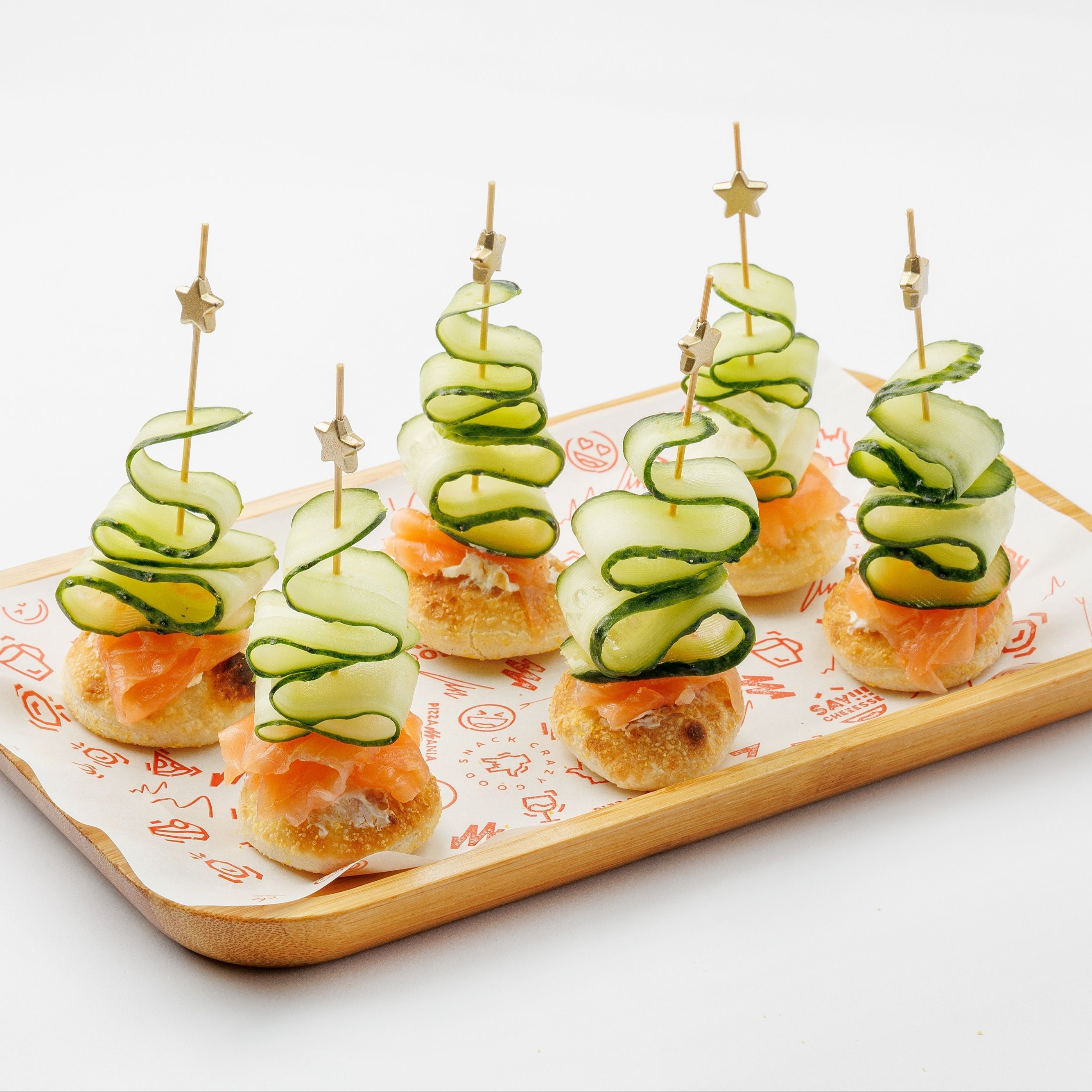 Canapele festive cu somon