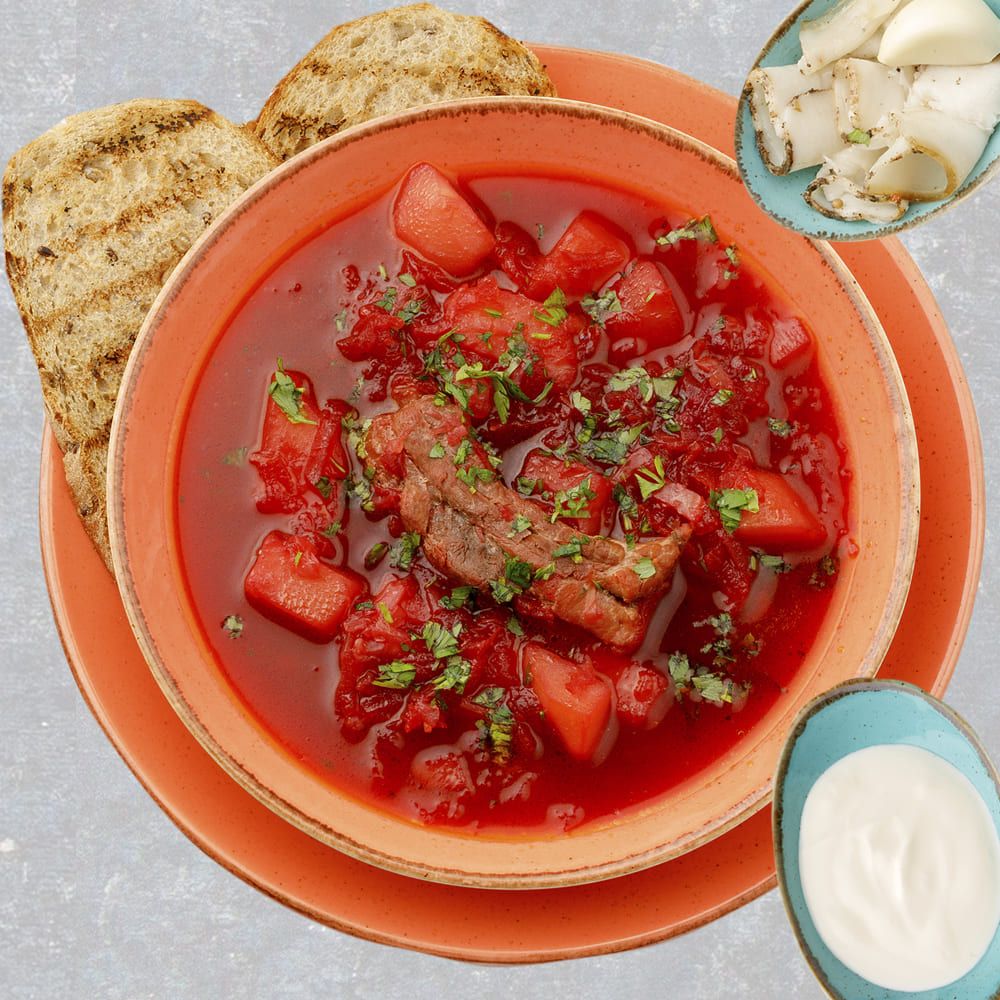 Красный борщ со свиными ребрышками