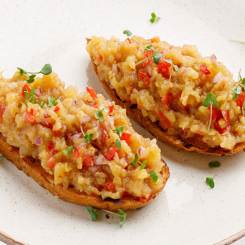 Bruschetti cu caviar de vânătă.