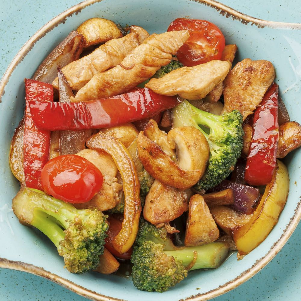 Теплый салат с куриным филе